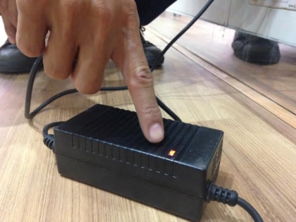 Cách nhận biết xe máy điện đã sạc đầy pin