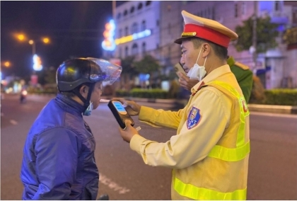thổi nồng độ cồn